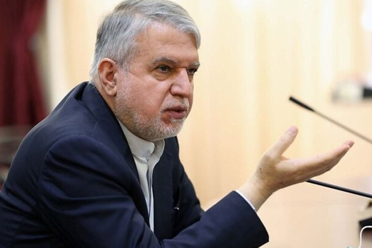 رضا صالحی‌امیری، وزیر میراث فرهنگی، گردشگری و صنایع دستی ایران، در واکنش به تخریب آثار تاریخی شیراز و محوطه‌های باستانی عنوان کرد که این وزارتخانه «منفعل» نیست.