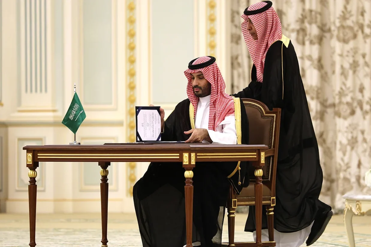 عربستان سعودی و پاکستان، شامگاه چهارشنبه، یک پیمان دفاعی دوجانبه امضا کردند که به موجب آن، هرگونه حمله به یکی از دو کشور، حمله به دیگری تلقی خواهد شد.