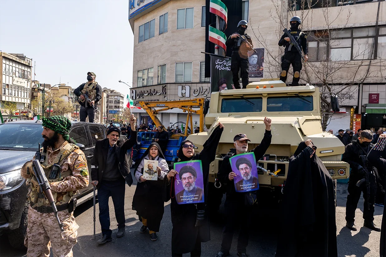 گزارش‌ها نشان می‌دهد بخشی از چارچوب کلی «ابتکار امنیت جهانی» حزب کمونیست چین شامل همکاری‌های حقوقی و قضایی با کشورهای منطقه از جمله ایران است. براساس شواهد، دستگاه قضایی در ایران نقش مهمی در سرکوب و ارعاب شهروندان ایران دارد.