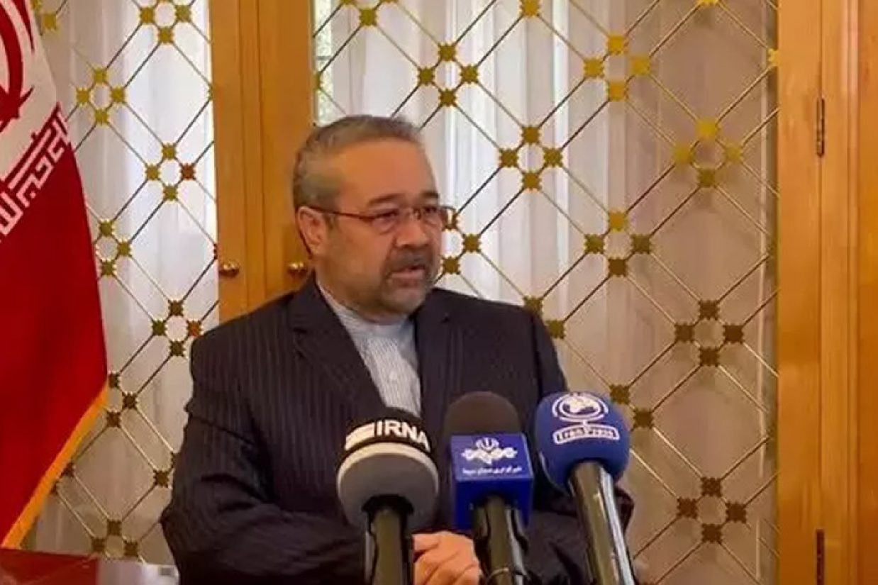 کاردار سفارت جمهوری اسلامی در لندن با انتشار مطلبی در حساب شبکه اجتماعی ایکس ادعا کرده که حمله به پوریا زراعتی، روزنامه‌نگار و مجری رسانه «ایران اینترنشنال» هیچ ارتباطی با حکومت ایران نداشته است.