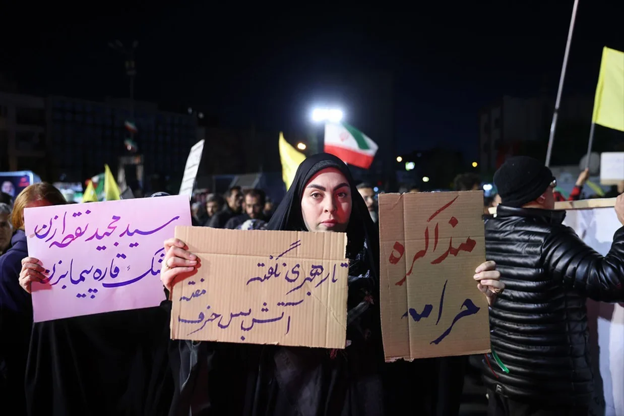 رویترز به نقل از یک مقام ارشد جمهوری اسلامی گزارش داد که تهران و واشنگتن بر سر توافقی برای پایان جنگ در خلیج فارس اختلاف دارند.