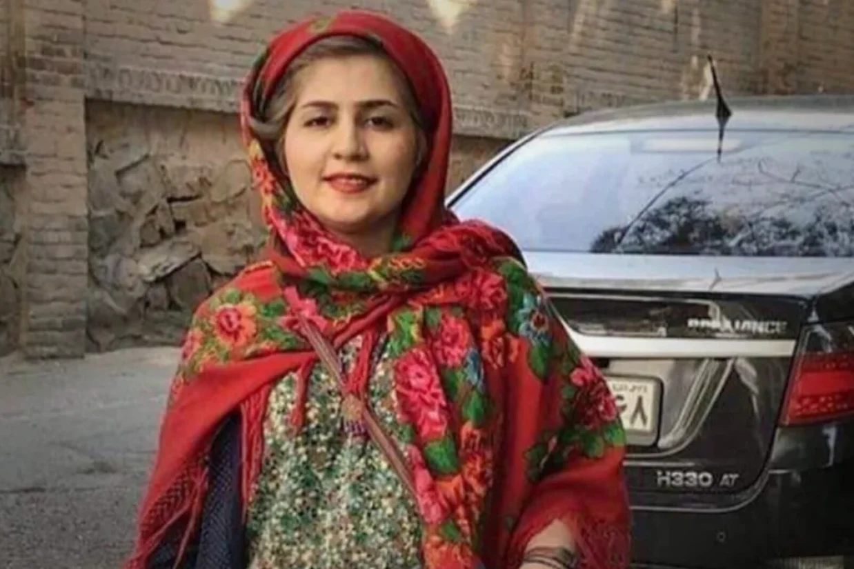 سپیده قلیان، فعال مدنی، پس از گذراندن بیش از دو سال حبس از زندان اوین آزاد شد.