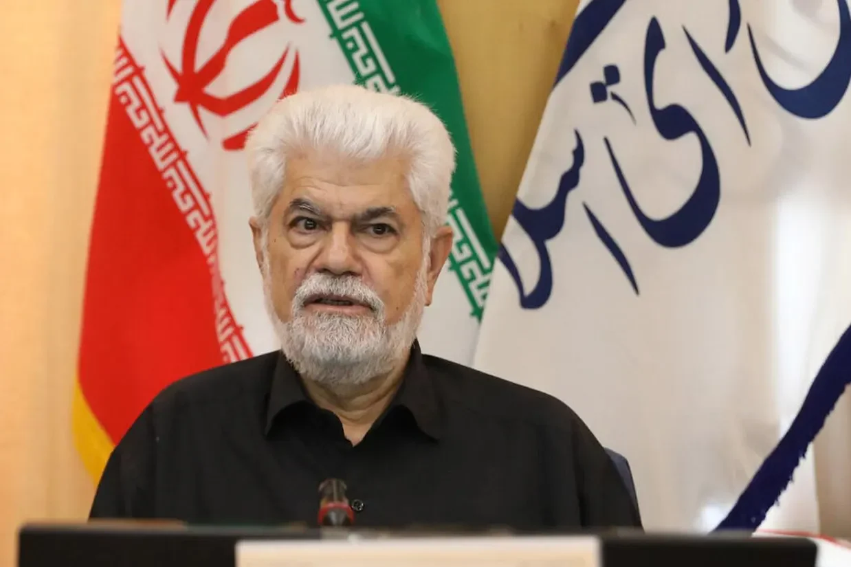 حسینعلی شهریاری رئیس کمیسیون بهداشت و درمان مجلس با هشدار درباره کمبود دارو و تجهیزات پزشکی در ایران اعلام کرد که برخی بیمارستان‌های دولتی حتی توان تامین پتو و ملحفه بیماران را ندارند.
