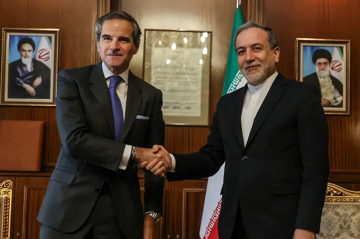 جمهوری اسلامی ایران و آژانس بین‌المللی انرژی اتمی بر سر «شیوه‌نامه جدید تعامل برای اجرای تعهدات پادمانی» به توافق رسیدند.
