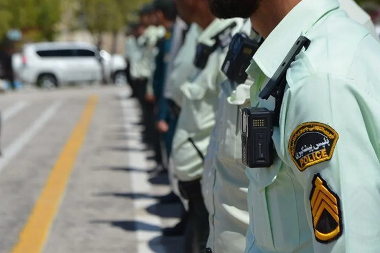فرماندهی انتظامی آذربایجان شرقی بعد از انتشار ویدیوی آزار جنسی به یک نوجوان بازداشت شده توسط چند مامور پلیس، اقدام مامورانش را «رفتار نامتعارف» خواند.