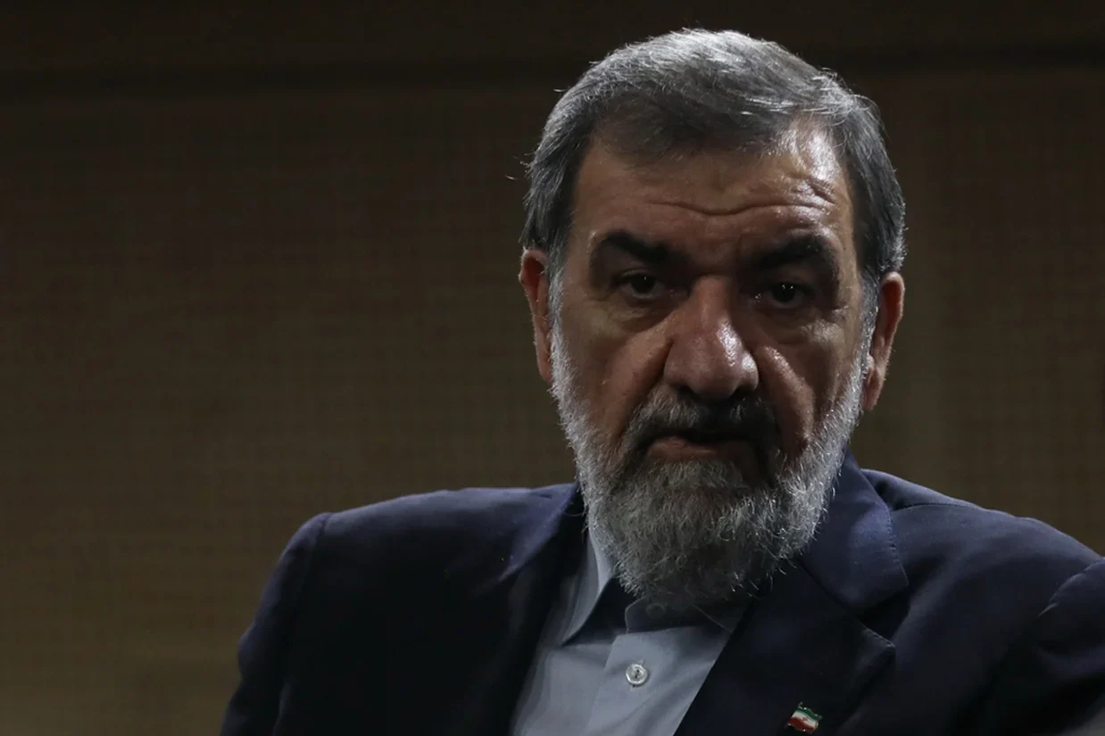 خبرگزاری تسنیم خبر انتصاب محسن رضایی به عنوان نماینده مجتبی خامنه‌ای، رهبر جمهوری اسلامی در شورای عالی امنیت ملی را حذف کرد.