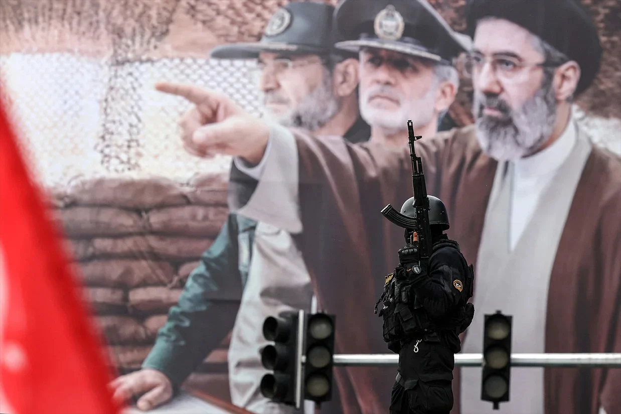 آسوشیتدپرس به نقل از دو مقام پاکستان گزارش داده است که جمهوری اسلامی پیشنهادی ۱۵ ماده‌ای از آمریکا برای برقراری آتش‌بس در جنگ جاری دریافت کرده است.