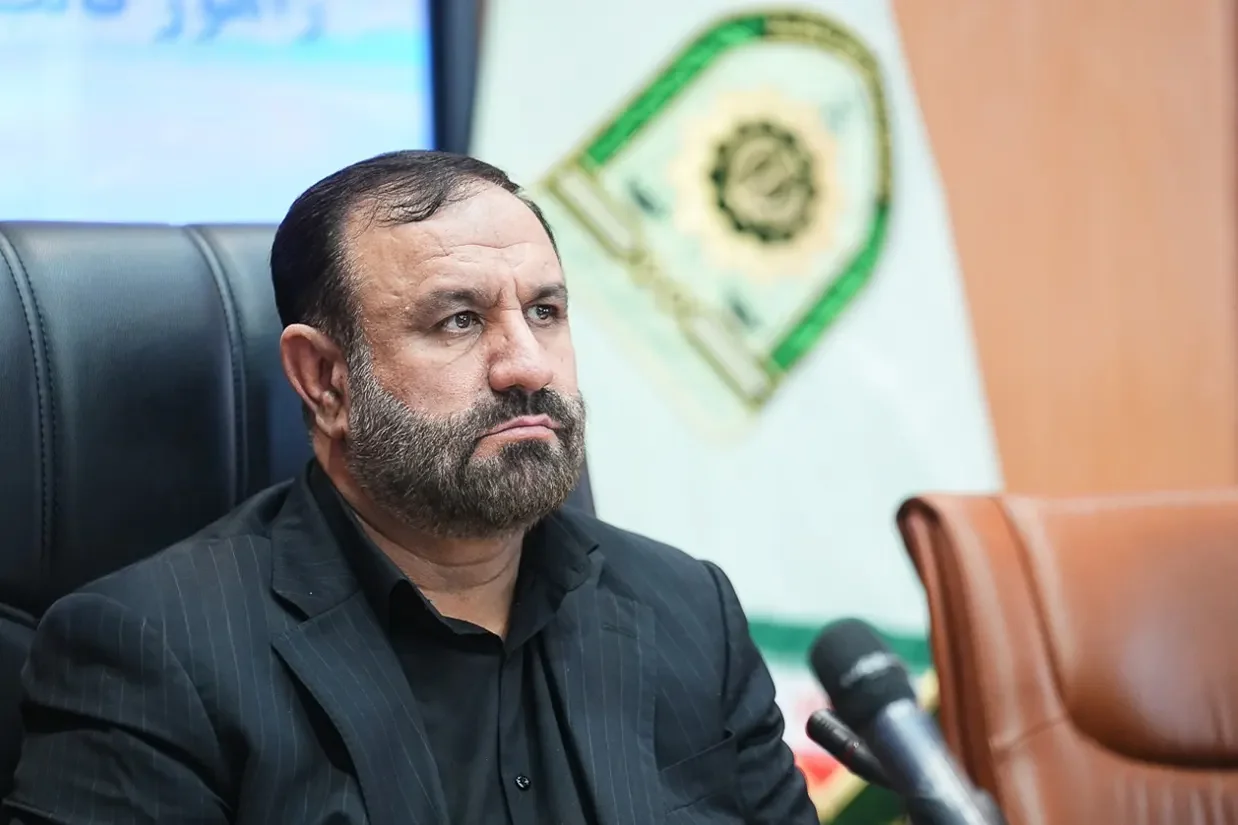 علی صالحی، دادستان عمومی و انقلاب تهران، خواستار ورود سپاه پاسداران و بسیج اصناف به موضوع اجرای حجاب اجباری شد.