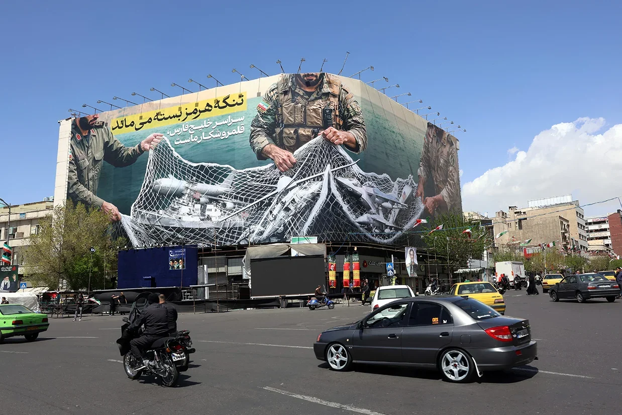 دونالد ترامپ در اظهاراتی خطاب به جمهوری اسلامی اعلام کرد که در صورت عدم بازگشایی تنگه هرمز در «جهنم» زندگی خواهید کرد.