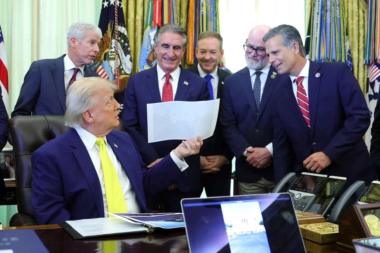 دونالد ترامپ، رئیس‌جمهور آمریکا، روز چهارشنبه ۱۴ خرداد از سرمایه‌گذاری ۷۰۰ میلیون دلاری دولت فدرال برای حمایت از نیروگاه‌ها، معادن و صادرات زغال‌سنگ آمریکا خبر داد.