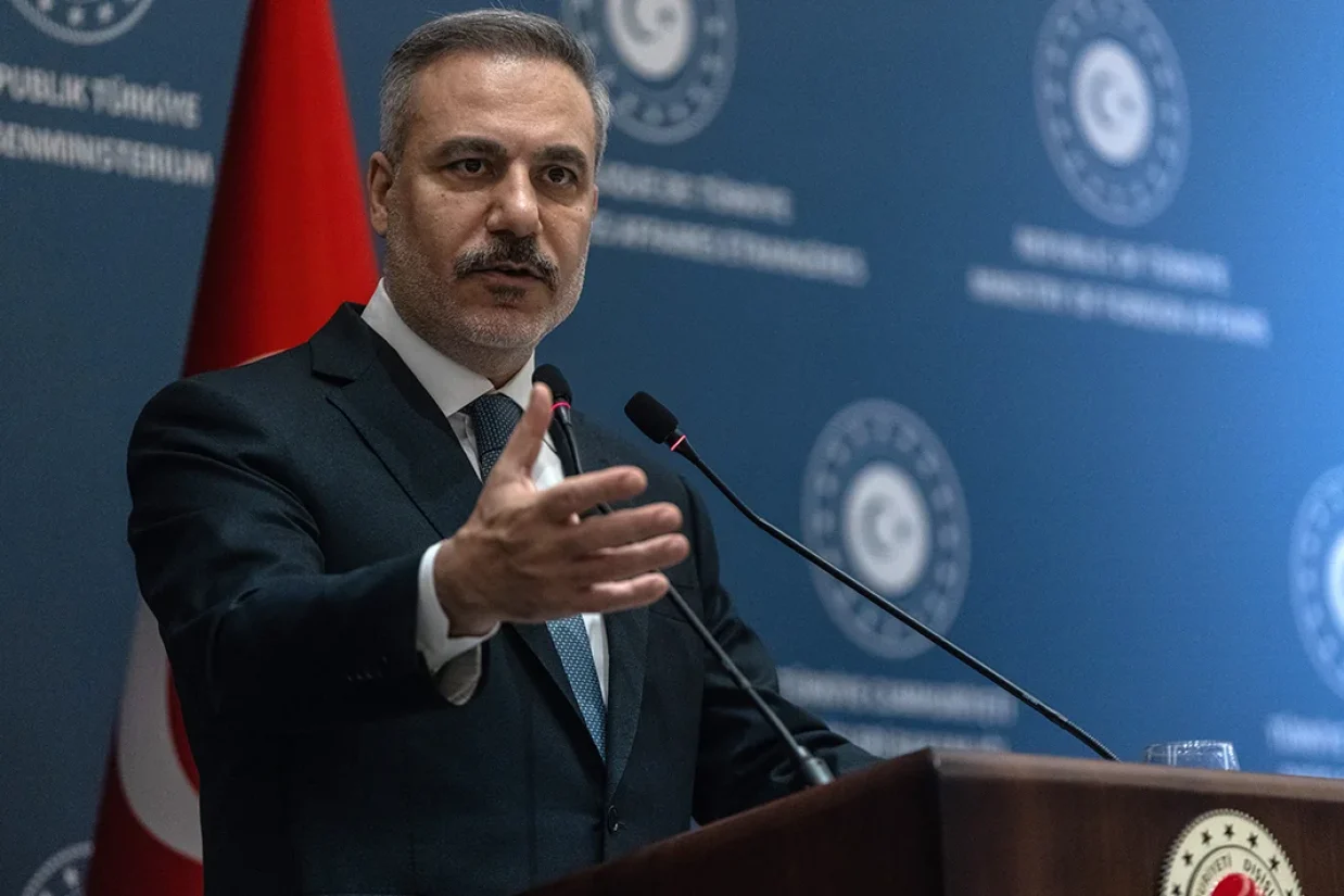 وزیر امور خارجه ترکیه هشدار داد گسترش مذاکرات با تهران درمورد برنامه موشک‌های بالستیک می‌تواند تنش‌های منطقه‌ای را تشدید کرده و حتی به درگیری نظامی منجر شود.