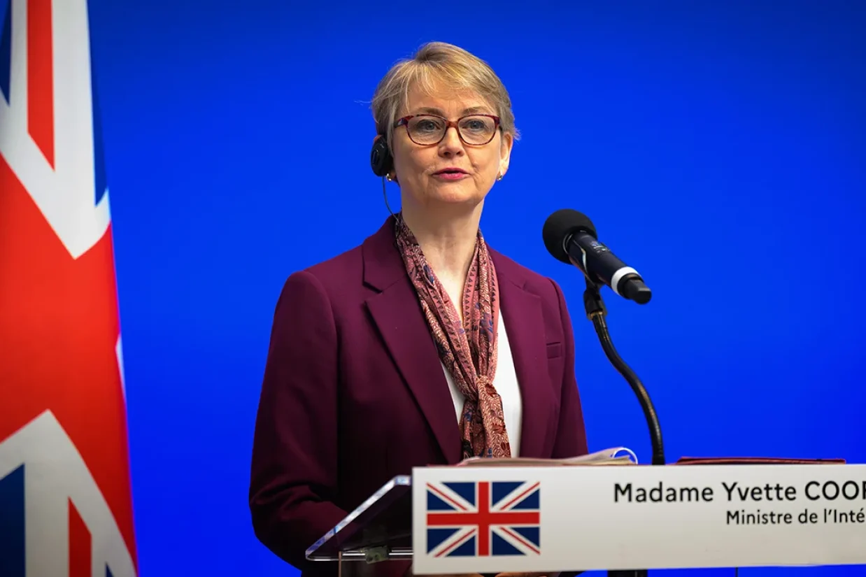 دولت بریتانیا در اقدامی هماهنگ با فرانسه و آلمان، بیش از ۷۰ فرد و نهاد ایرانی را به دلیل نقش‌ داشتن در برنامه هسته‌ای جمهوری اسلامی تحریم کرد.