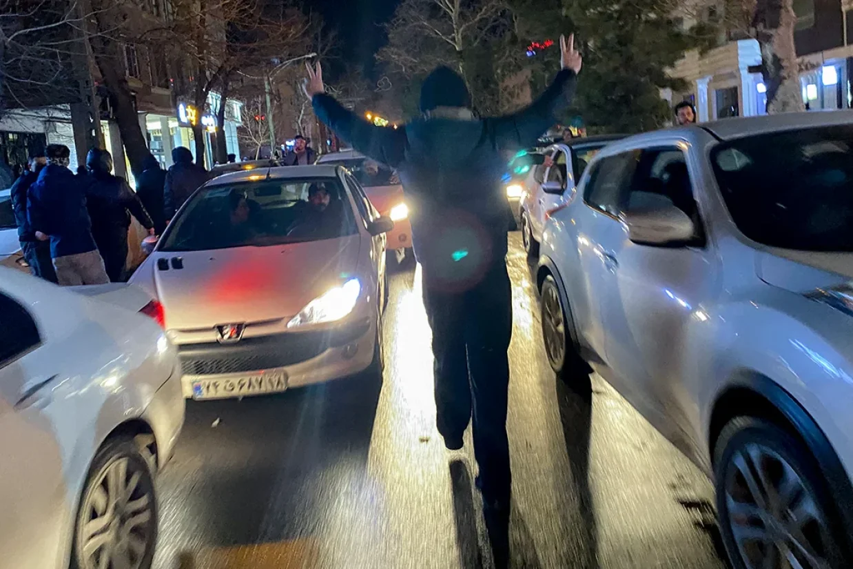 وزارت خارجه آمریکا اعلام کرد که جمهوری اسلامی با قطع گسترده اینترنت در ایران هر چقدر هم تلاش کند، نمی‌تواند اقدامات ظالمانهٔ خود را از نگاه جهان پنهان کند.