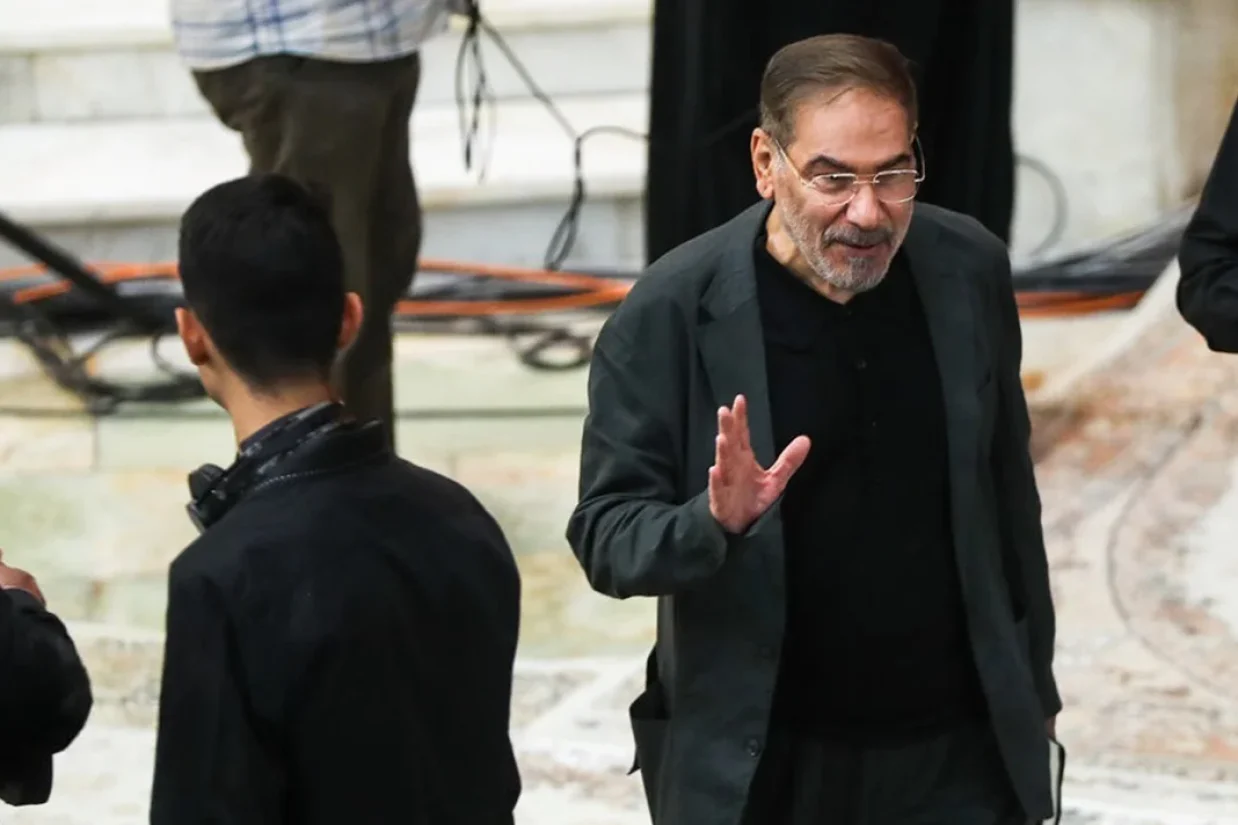 براساس گزارش‌های غیررسمی علی شمخانی، مشاور ارشد علی خامنه‌ای و مسئول پرونده هسته‌ای جمهوری اسلامی درپی حملات اسرائیل، کشته شده است.