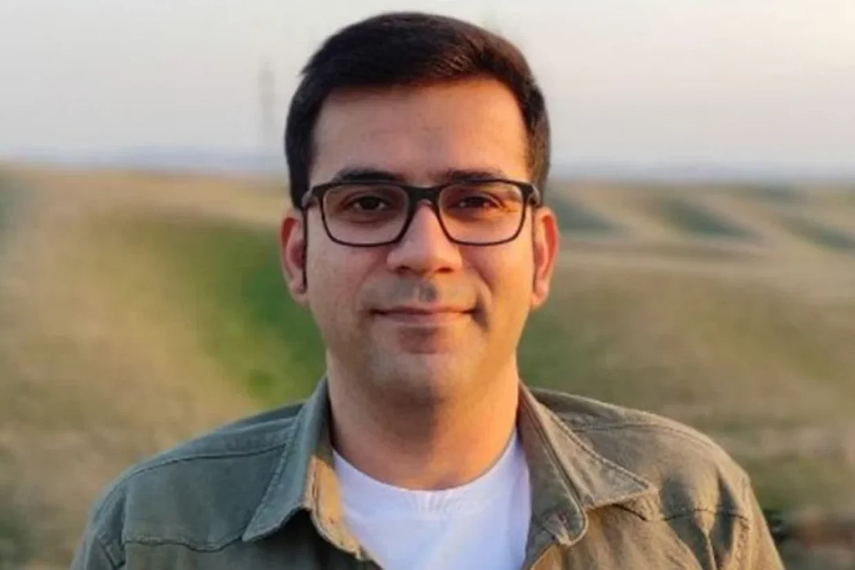 آزاد عندلیبی، فعال حوزه نشر و روزنامه‌نگار از آزادی مسعود یوسف حصیرچین به قید وثیقه از زندان اهواز خبر داده است.