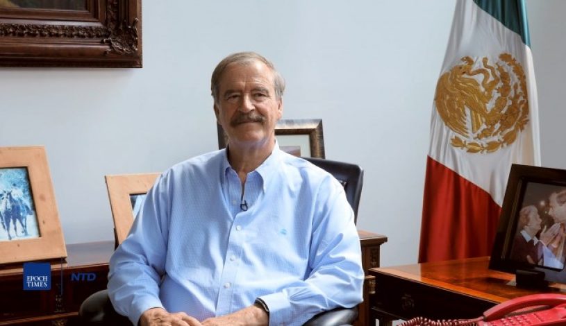 «ویسنته فاکس»، رئیس جمهور سابق مکزیک در مرکز مطالعاتی فاکس در مکزیک. ۴ اوت ۲۰۱۵
