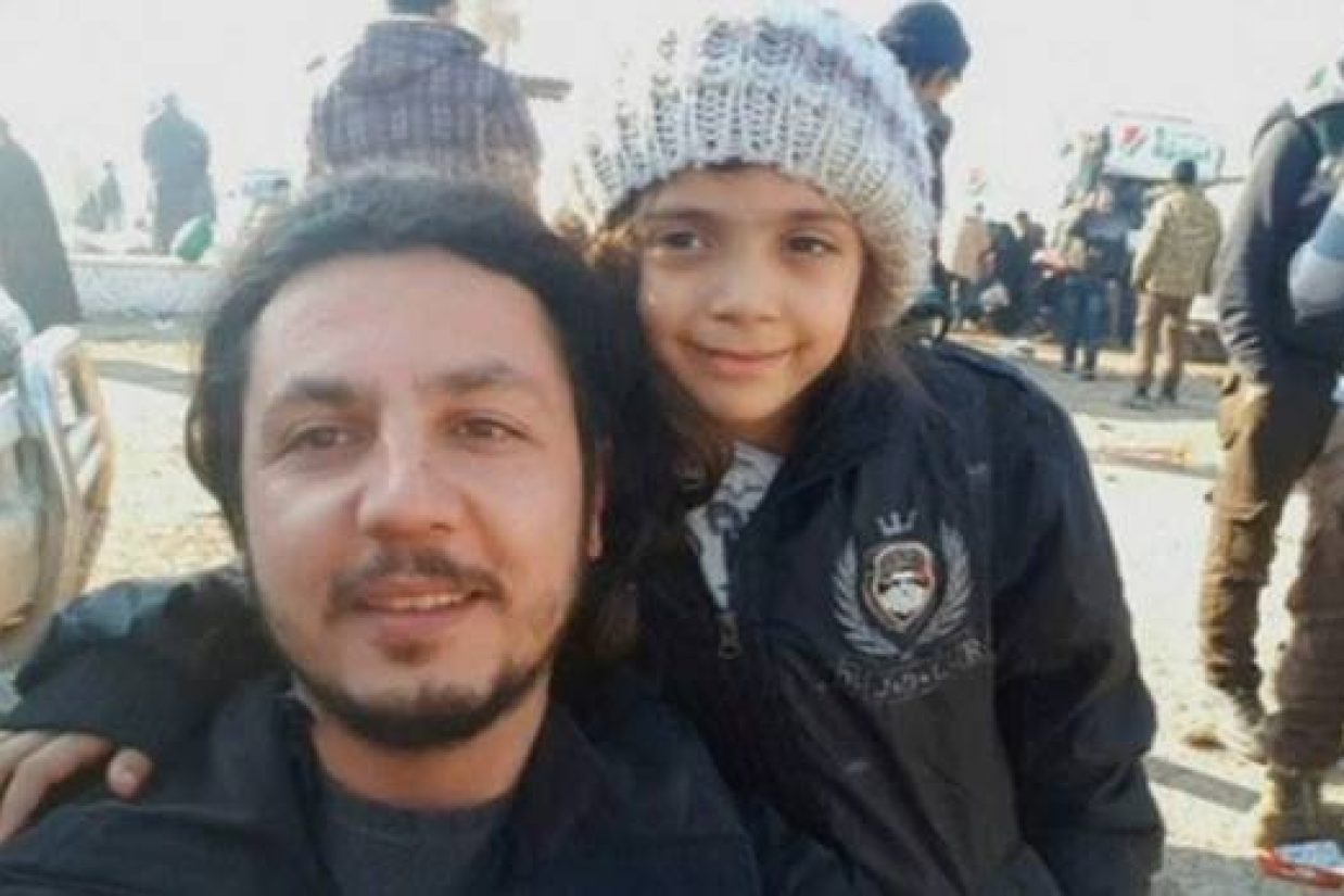 بنا العابد دختر هفت ساله سوری که پست هایش در توییتر معروف شد از حلب خارج شد