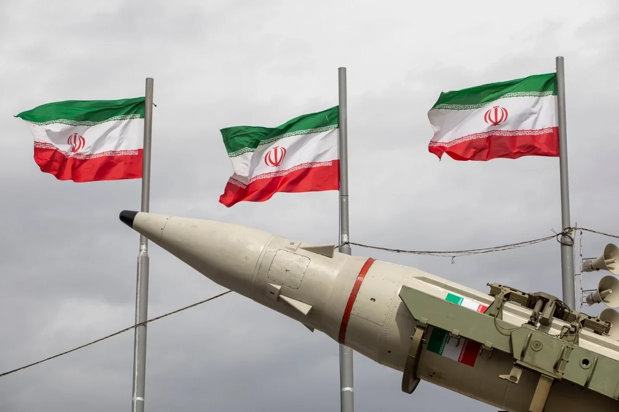 ادامه درگیری ایران، اسرائیل و آمریکا؛ تهران با تکیه بر جنگ روانی، پهپادها و فشار سیاسی به دنبال تغییر معادلات و خرید زمان است.