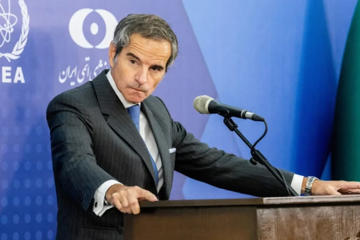 وال استریت ژورنال گزارش داد رافائل گروسی، مدیرکل آژانس بین‌المللی انرژی اتمی، تحت حفاظت شبانه‌روزی سازمان اطلاعات اتریش قرار گرفته است.