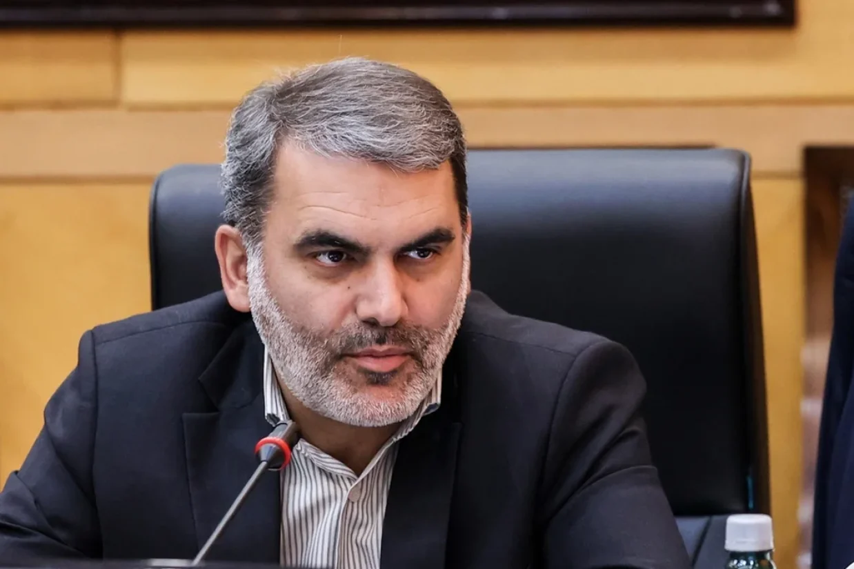 محسن زنگنه، نماینده مجلس شورای اسلامی گفت که مجلس خبرگان به دو گزینه نهایی جانشینی رهبری جمهوری اسلامی رسیده است، اما این دو نفر از پذیرش این جایگاه «استنکاف» می‌کنند.