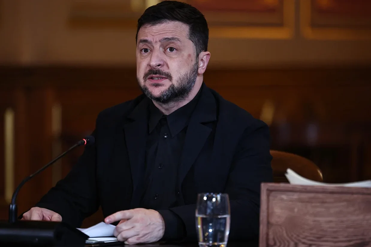 ولودیمیر زلنسکی، رئیس‌جمهور اوکراین روز جمعه ۲۱ نوامبر (۳۰ آبان)، اعلام کرد کشورش با «یکی از دشوارترین لحظات در تاریخ خود» روبه‌رو است.