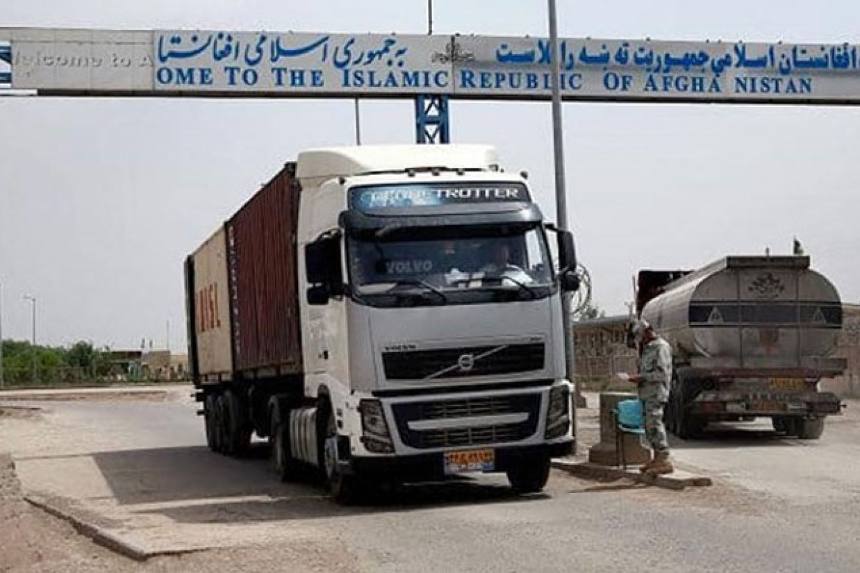 طالبان ۱۳ تانکر بنزین صادراتی ایران را به دلیل بی‌کیفیت بودن مرجوع کردند.