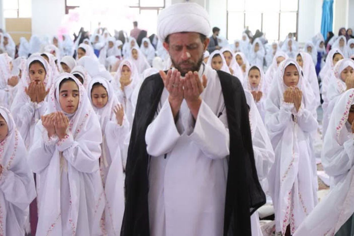 الزام دختران از ۹سالگی به حجاب