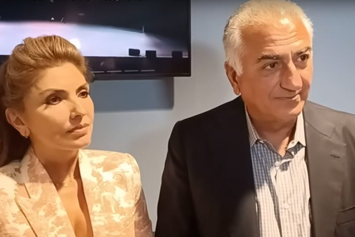 شاهزاده رضا پهلوی در حاشیه اجرای نمایش «خانه امن» با مهم خواندن سالگرد مرگ مهسا امینی عنوان کرد که خیابان سنگری است که نباید آن را رها کرد.