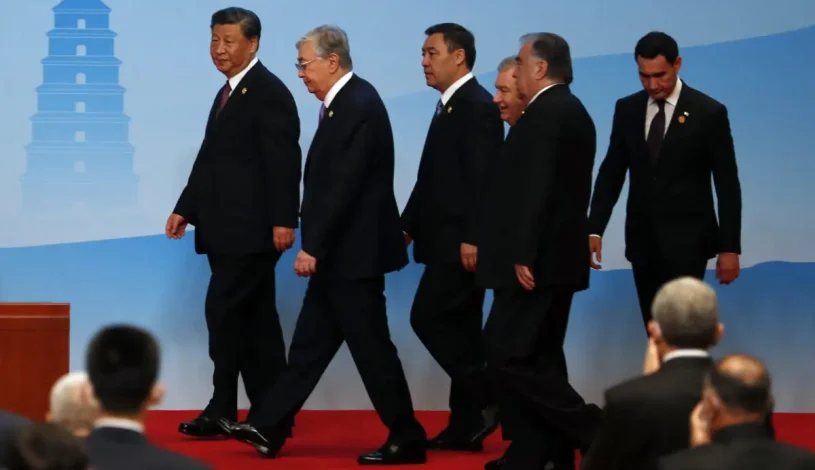 شی جین پینگ (رئیس جمهور چین) با برگزاری اجلاس آسیای مرکزی تلاش دارد اجلاس سران گروه هفت را تحت تأثیر قرار دهد.