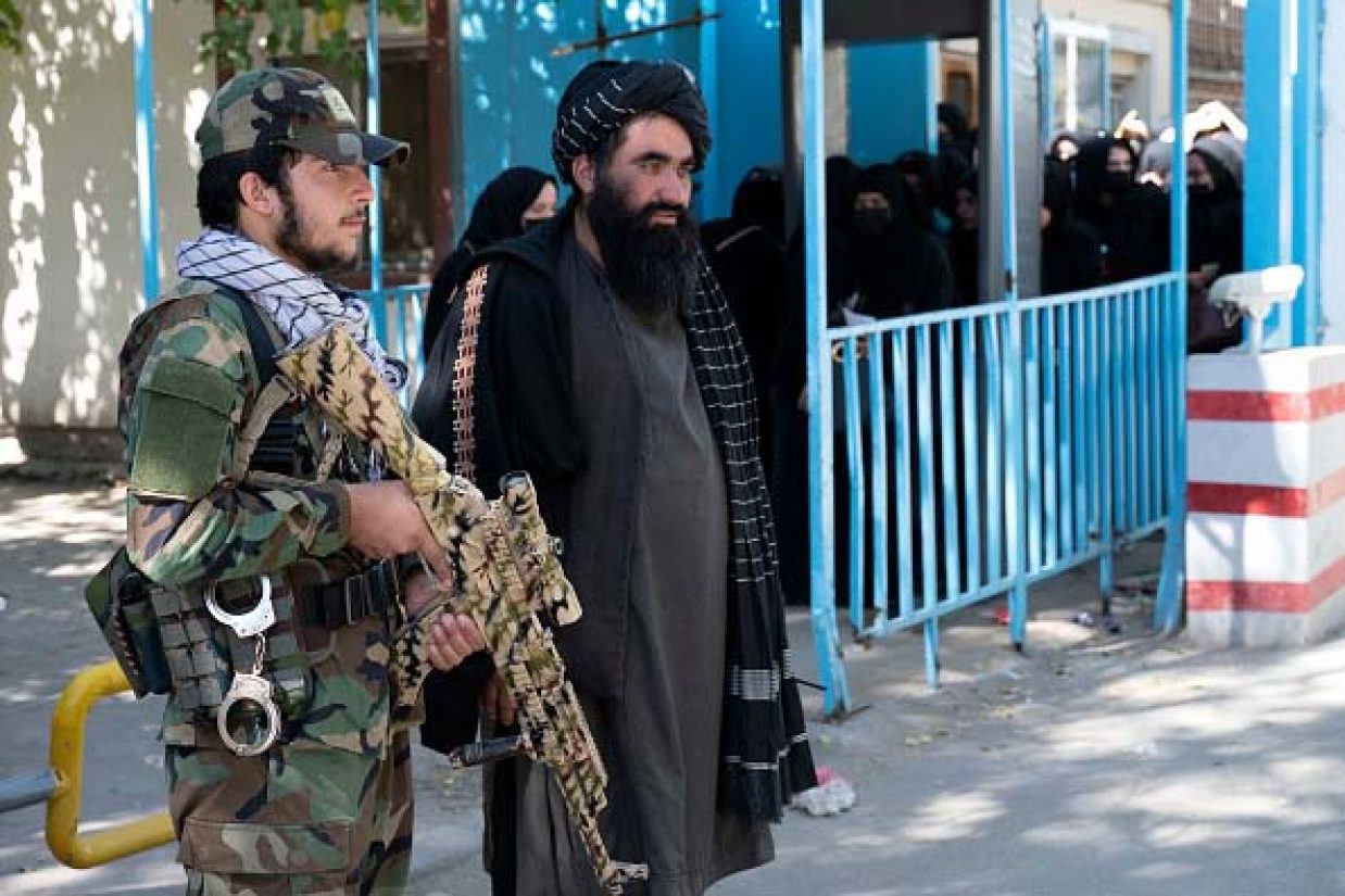 ممنوعیت اشتغال به کار زنان در افغانستان از سوی طالبان