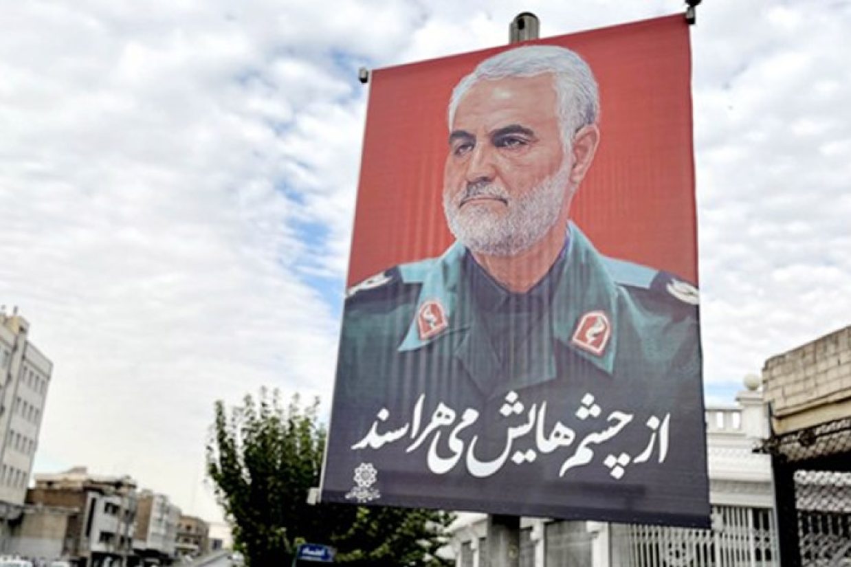 شهرداری تهران پس از لغو بازی فوتبال تیم‌های سپاهان و الاتحاد اقدام به نصب پوسترهایی از قاسم سلیمانی در نقاط مختلف شهر تهران کرد.