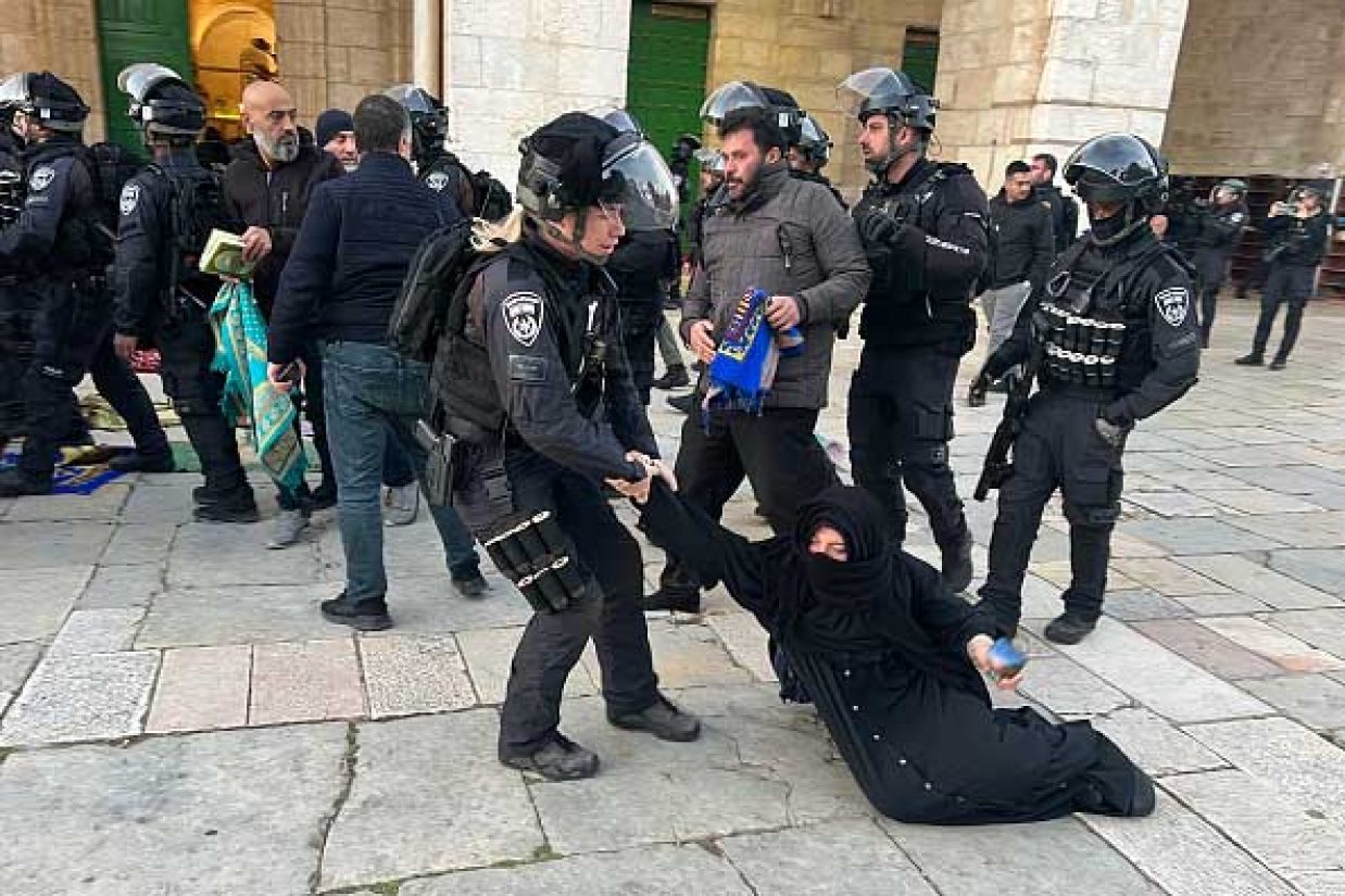 درگیری‌ پلیس اسرائیل با فلسطینی‌ها در مسجدالاقصی