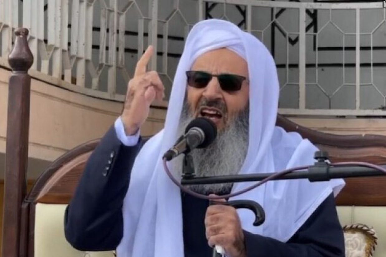 مولوی عبدالحمید, امام‌جمعه اهل‌سنت زاهدان از حکومت جمهوری اسلامی انتقاد کرد