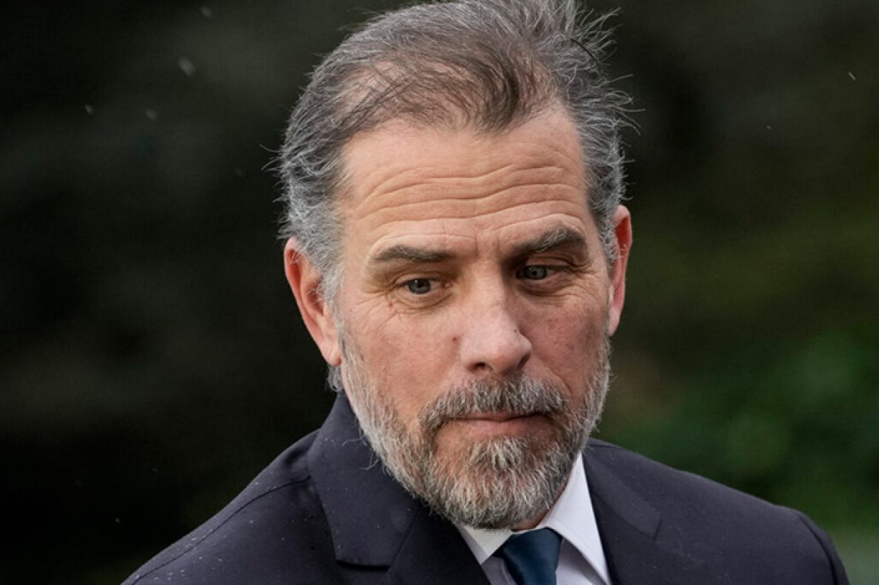 هانتر بایدن، فرزند جو بایدن رئیس جمهور آمریکا در دادگاه فدرال ایالت دلاور با اتهامات جنایی مرتبط با حمل و خریداری اسلحه روبرو شد.